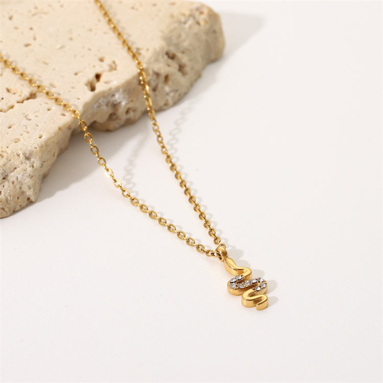 Fashion Snake Shape Pendant