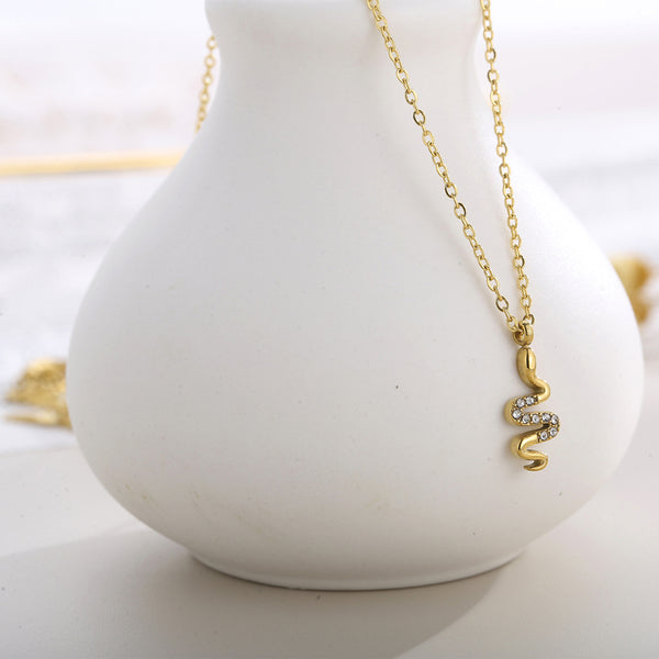 Fashion Snake Shape Pendant